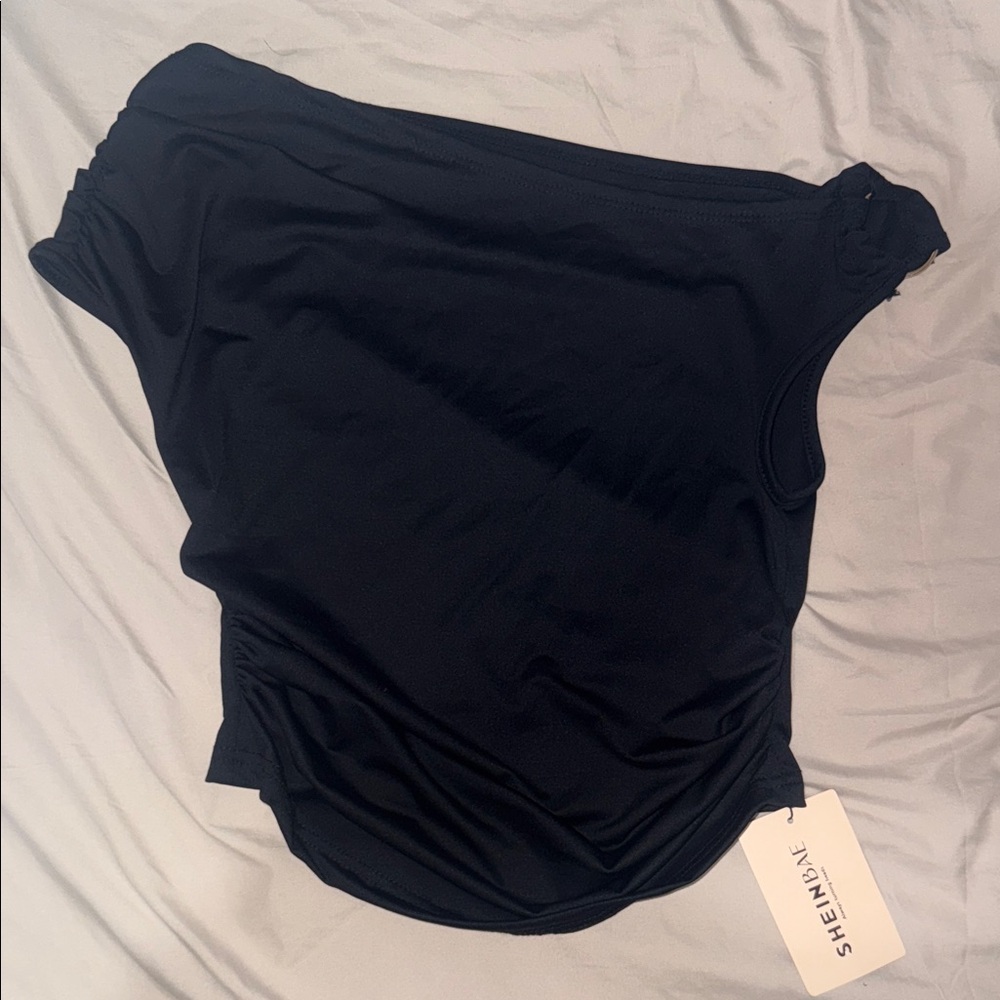 SHEIN Elegant Black top